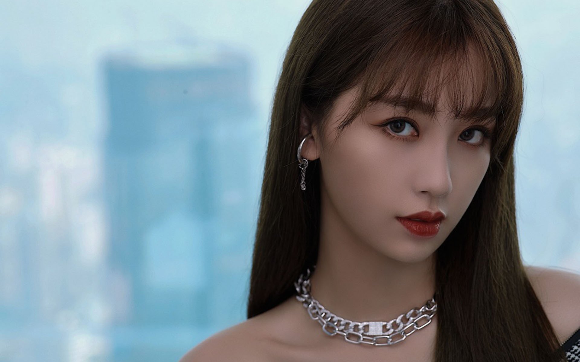 传奇门将复出振奋球队，英超保级形势乐观，现役传奇门将