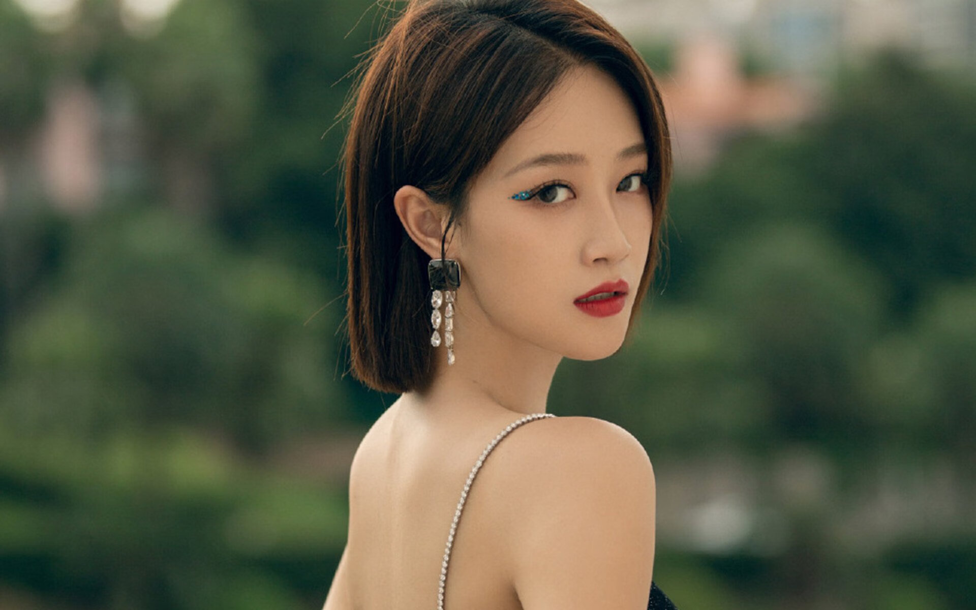 中国足球前腰角色功能拓展趋势评估，足球队前腰